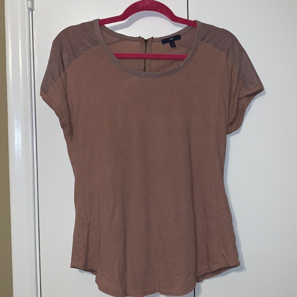 Gap top